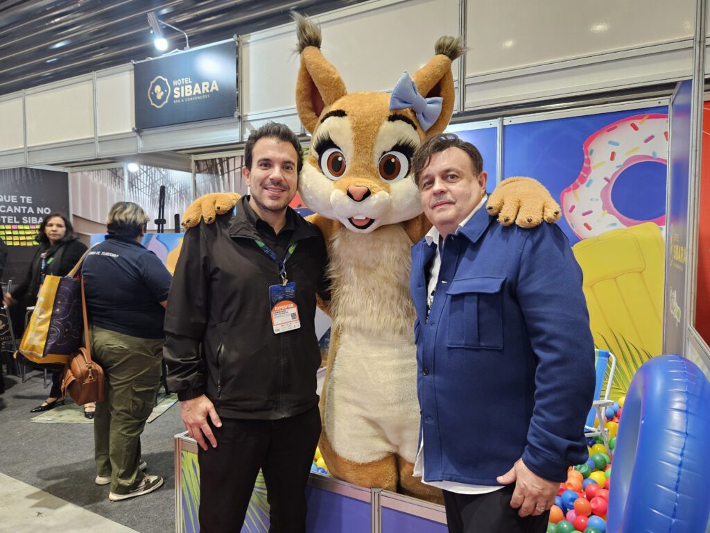 Cristiano Molina, do hotel Sibara, e Osni Maciel diretor do Sibara e presidente da Abeoc-SC