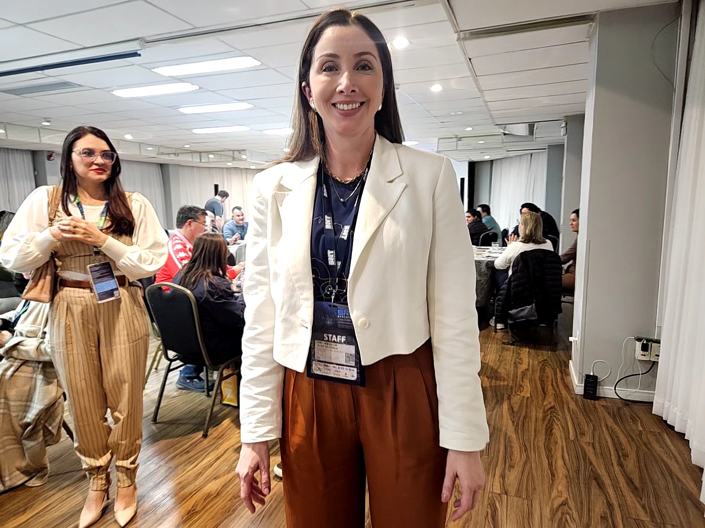 Aline Mathiola, da BNT Mercosul