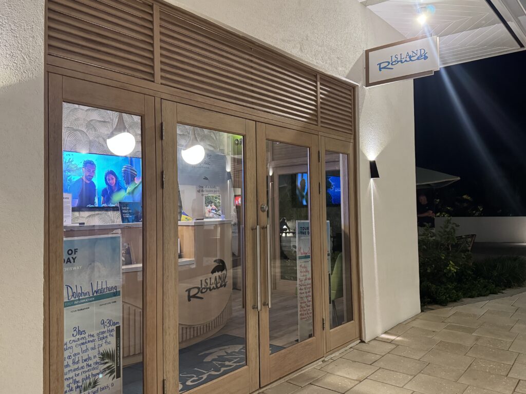 A agência de turismo dentro do resort permite que você reserve os passeios ali mesmo