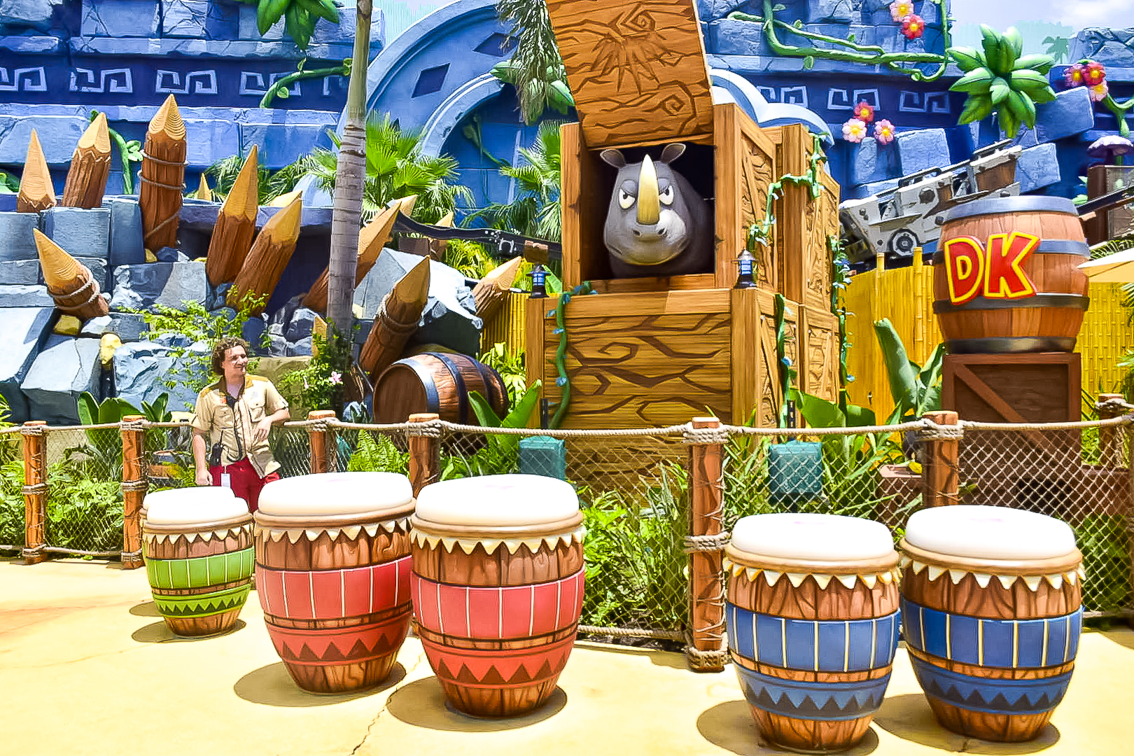 A área de Donkey Kong está cheio de jogos e espaços interativos A área de Donkey Kong está cheio de jogos e espaços interativos
