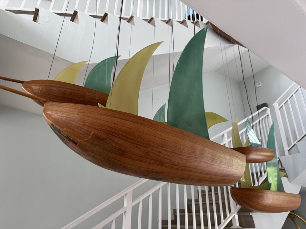 A decoração praiana está presente em todos os cantos do resort