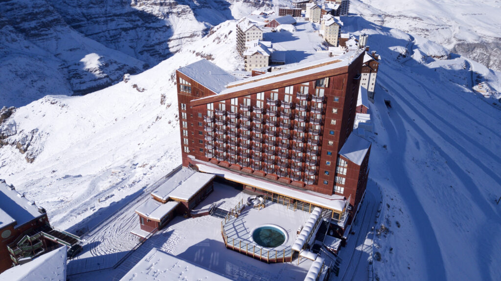 Ae 769rea HPScompiscina Valle Nevado oferece até 40% de desconto em hotéis durante a temporada de inverno de 2025