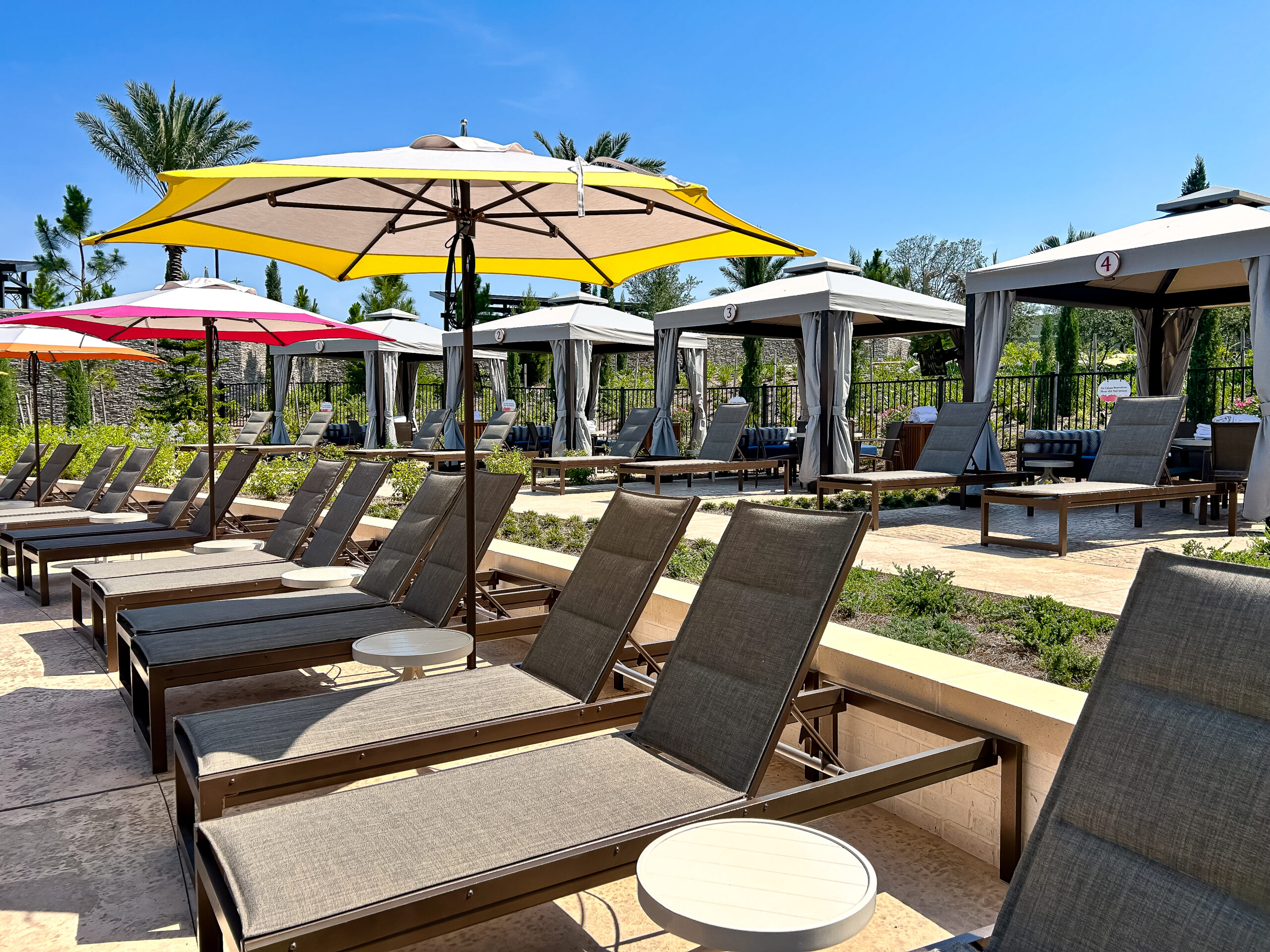 Cabanas e espreguiçadeiras do Helios Hotel Cabanas e espreguiçadeiras do Helios Hotel