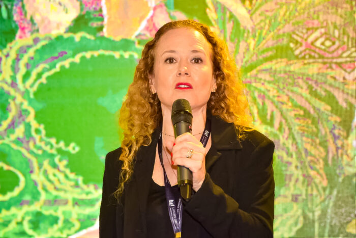Camila Barreto, presidente da BLTA em apresentação na ILTM