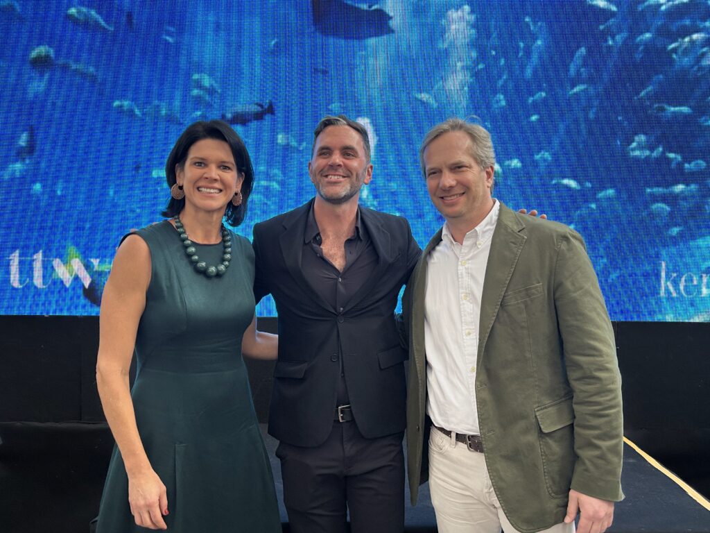 Caroline Sagioro, COO da TTW; Michael Foley, da Kerzner International; e Eduardo Gaz, CEO do TTW Group