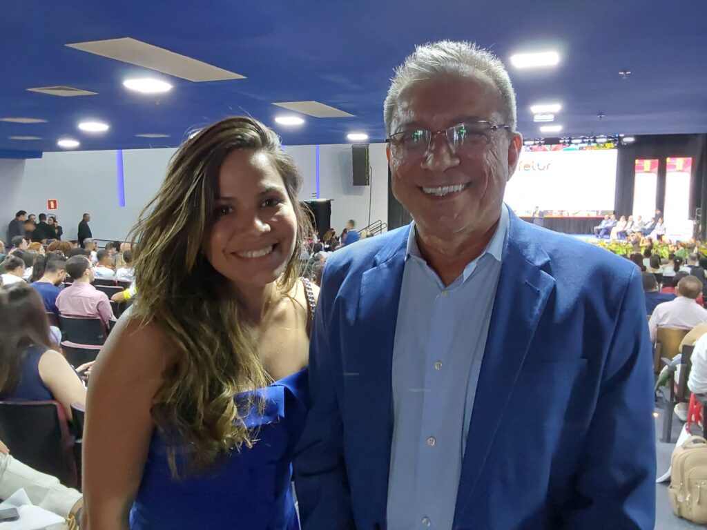 Caroline Uchoa e Carlos Uchoa da Abih PI