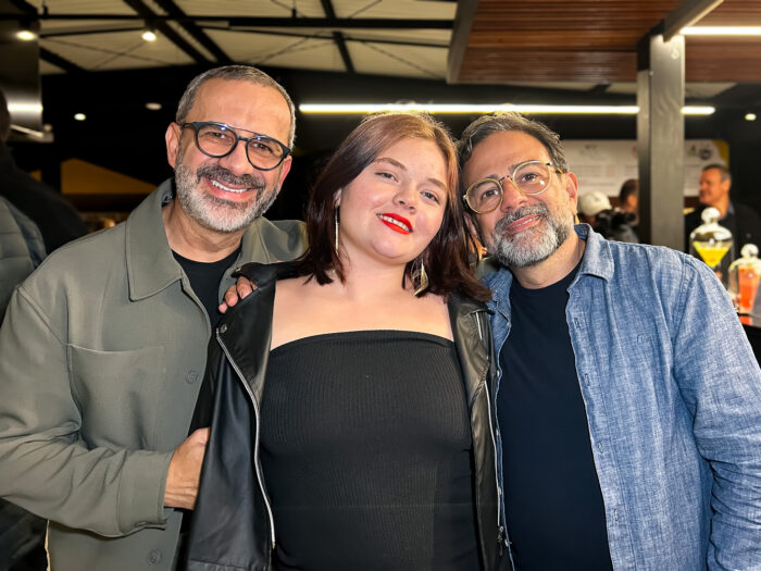 Multiparque oferece coquetel em celebração à BNT Mercosul e Geninho declara: "sensação de dever cumprido" 2 Eduardo Silva, Maria Helena e Geninho Goes, da BNT Mercosul