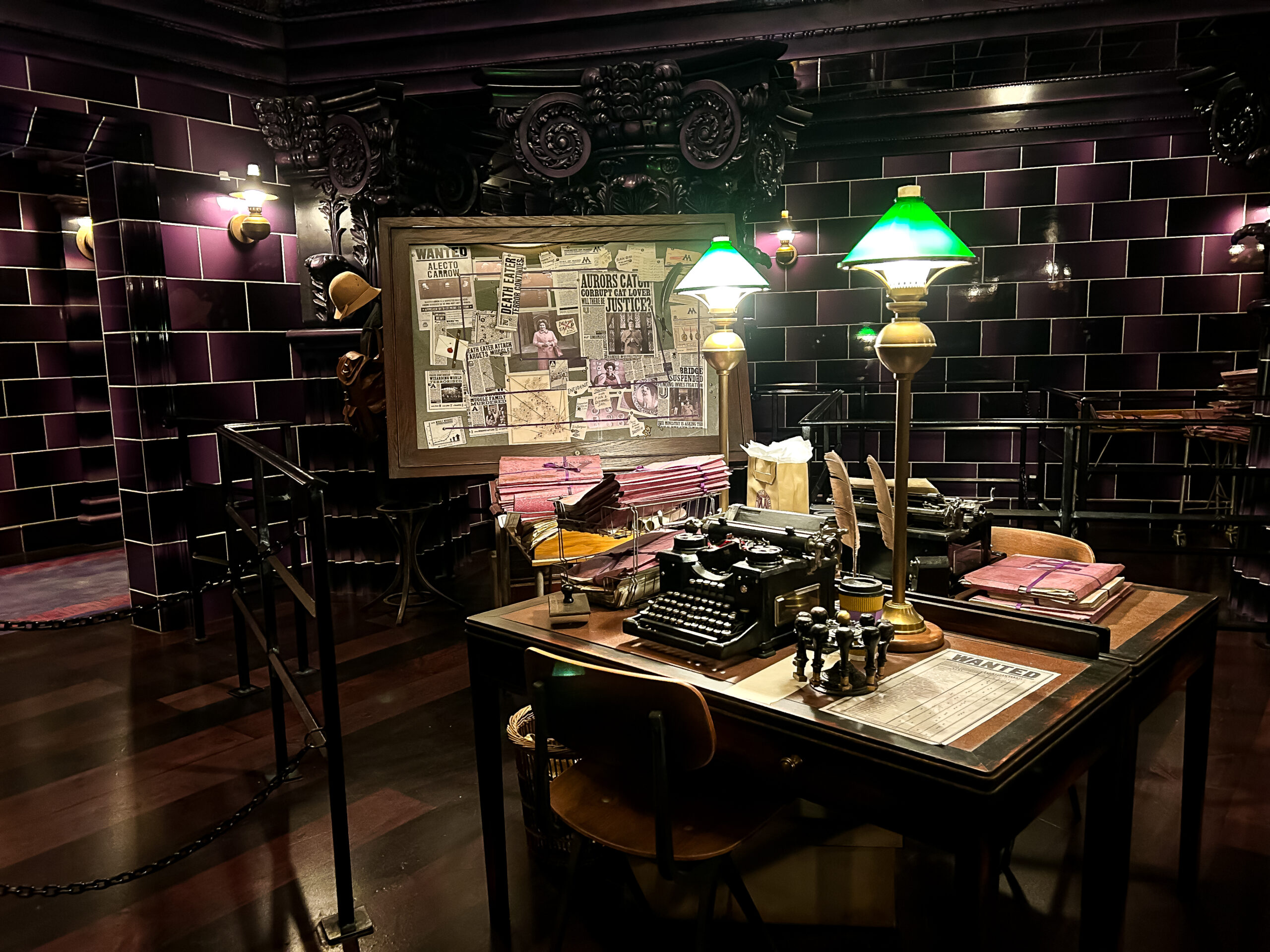 Estação de trabalho no Ministério da Magia sobre o caso de Dolores Umbridge