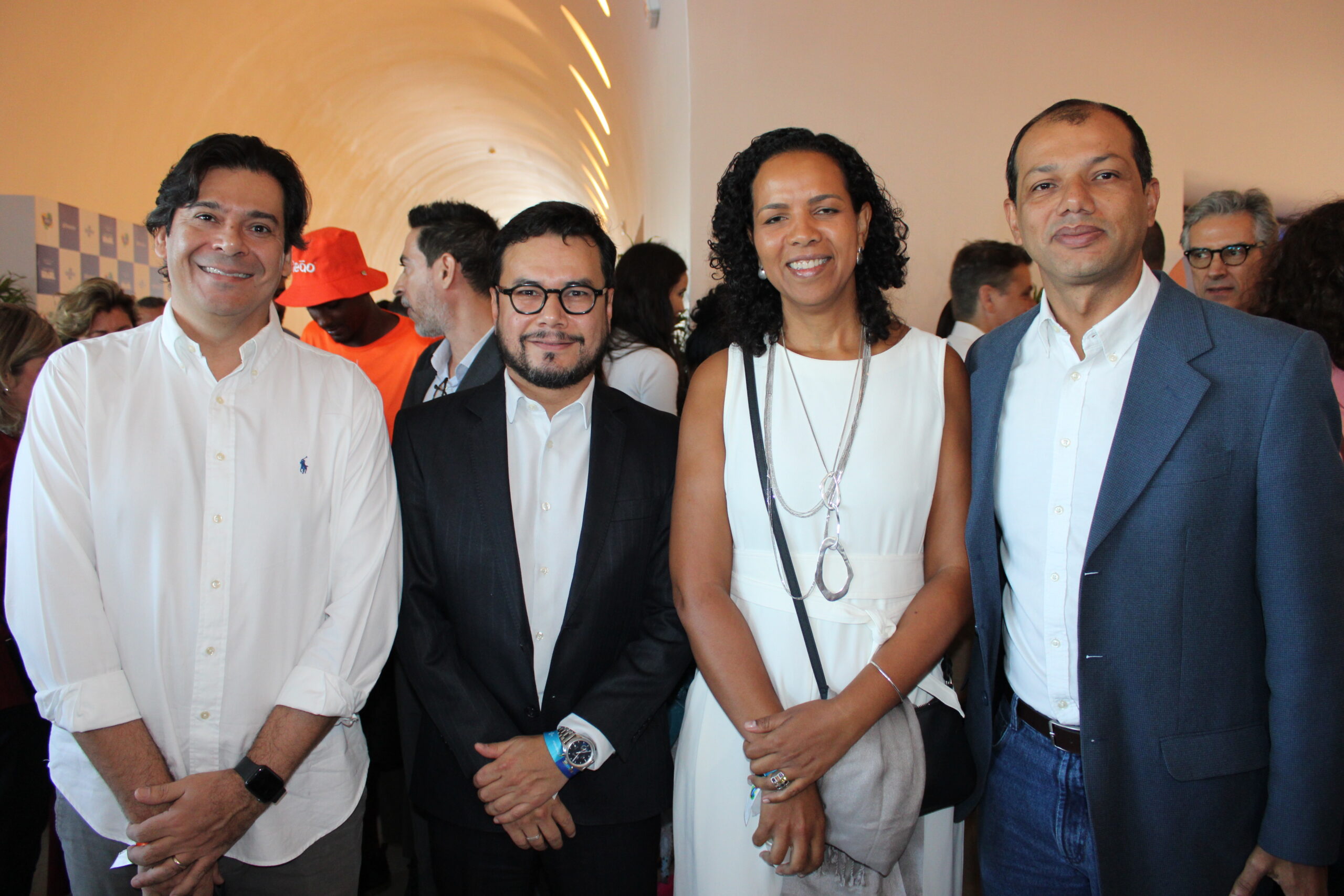 Fabio Pinheiro e Wilken Souto, do MTur, com Jurema Monteiro, do Airbnb e Italo Mendes, secretário de Turismo de Grão Mogol Fabio Pinheiro e Wilken Souto, do MTur, com Jurema Monteiro, do Airbnb e Italo Mendes, secretário de Turismo de Grão Mogol