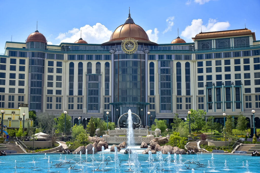 Fachada do Helios Grand Hotel