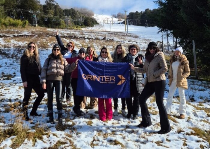 IMG 20250523 WA0049 e1748017504743 Orinter celebra a chegada da neve em Bariloche com famtour e bloqueios para o destino