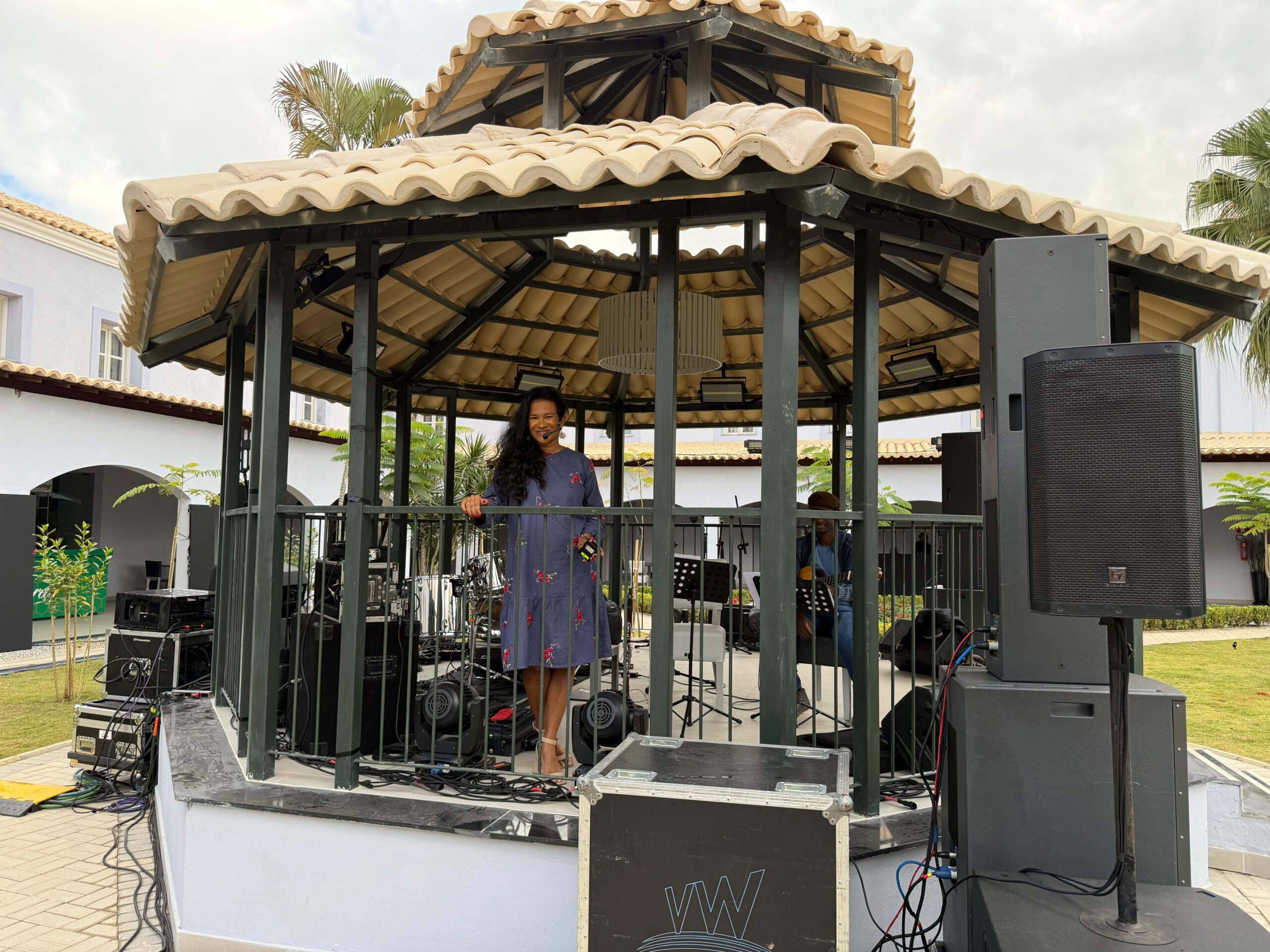 Espaço para músicas ao vivo Espaço para músicas ao vivo