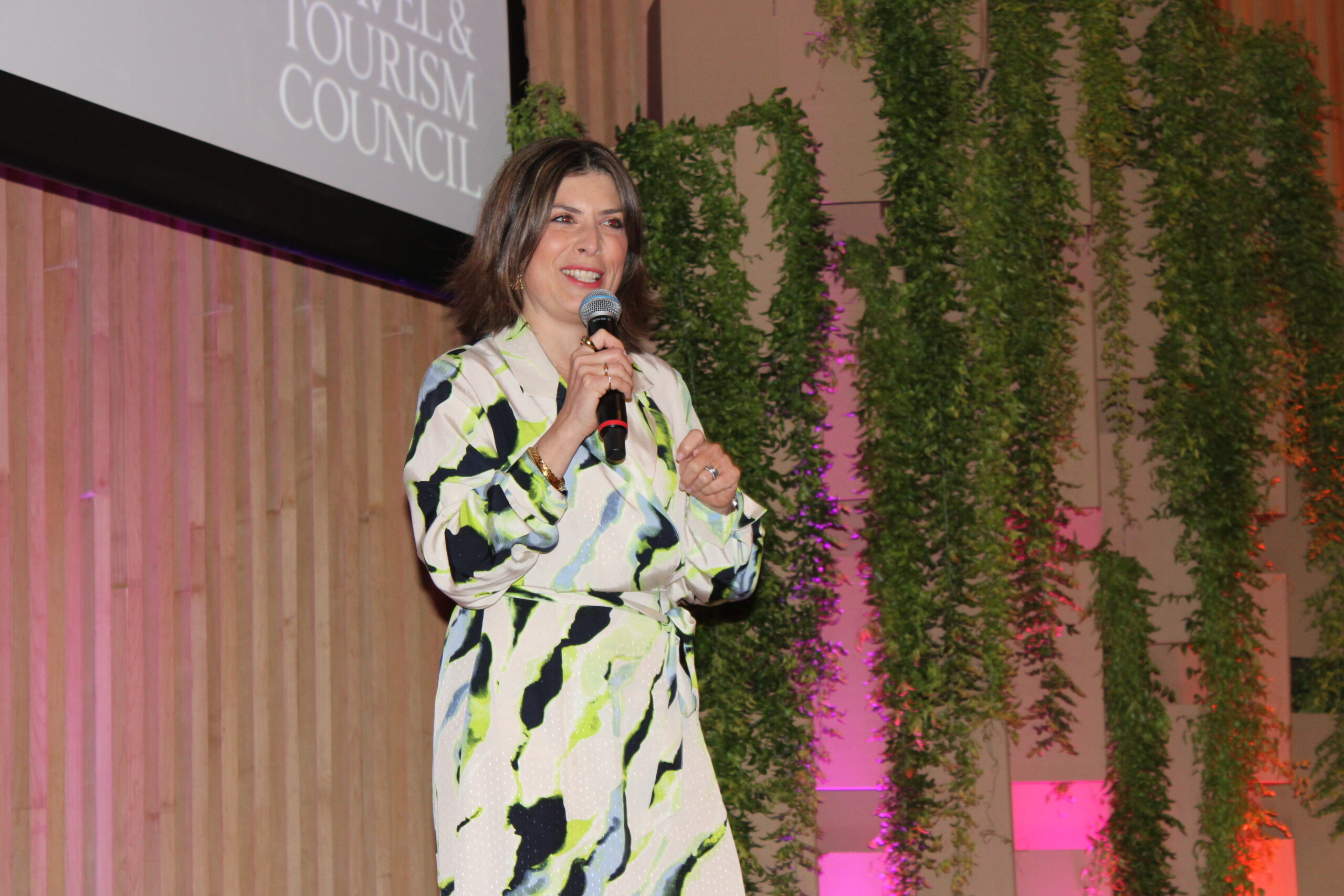 Virginia Messina, VP do WTTC, durante palestra sobre a importância dos dados no Turismo