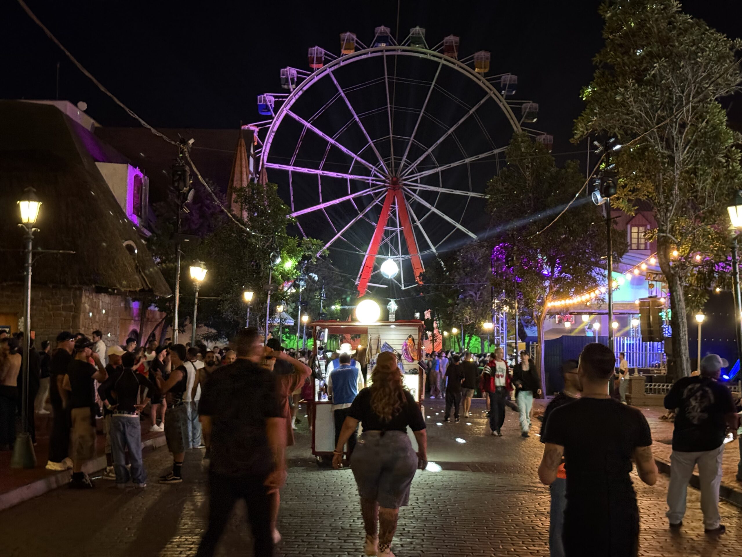 Hopi Pride Festival 2025 reúne mais de 13 mil pessoas no Hopi Hari O festival teve 16 horas de duração e atraiu mais de 13 mil pessoas (Matheus Bueno/M&E)
