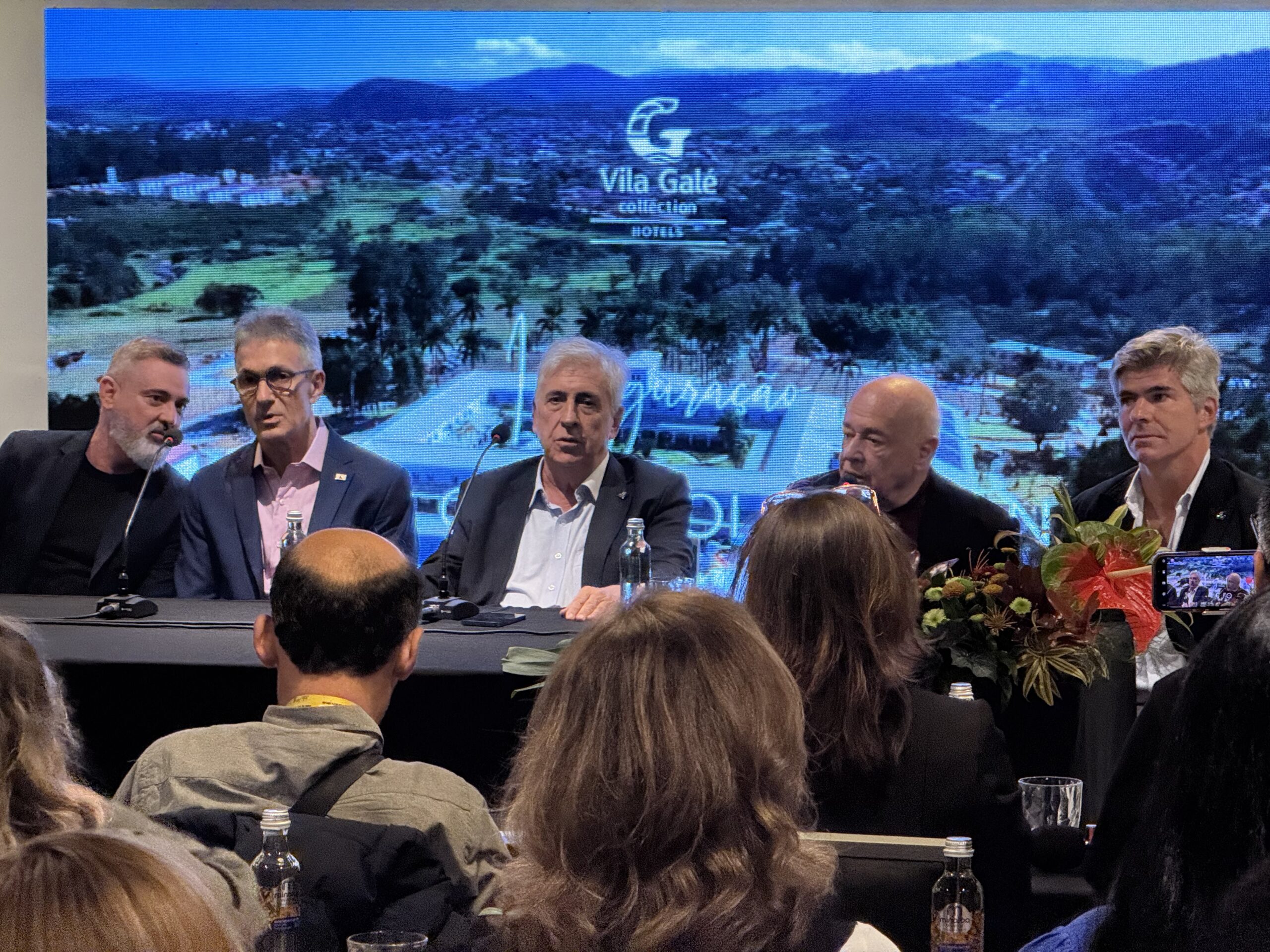 Leônidas Oliveira, secretário de Estado de Cultura e Turismo de Minas Gerais; Romeu Zema, governador de Minas Gerais; Jorge Rebelo de Almeida, presidente da Vila Galé e Gonçalo Rebelo de Almeida, vice-presidente da Vila Galé (Matheus Bueno/M&E)