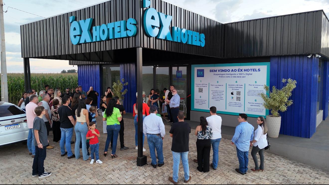 EX Hotels inaugura primeira unidade de hotel autônomo e inteligente em Costa Rica (MS) 1 Inauguracao 1a unidade EX HOTELS Baus MS 24052025 foto assessoria EX HOTELS 3 EX Hotels inaugura primeira unidade de hotel autônomo e inteligente em Costa Rica (MS)
