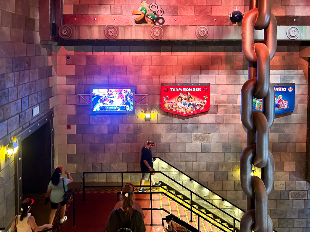Interior da fila do Mario Kart
