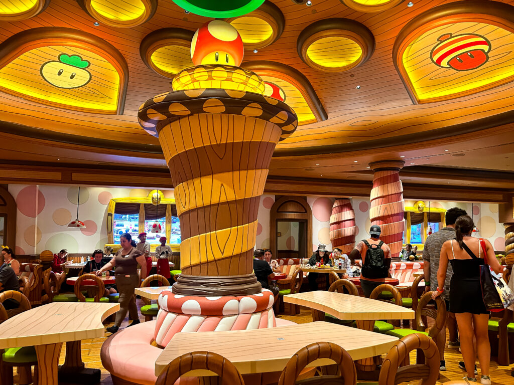 Interior do Toadstool Cafe