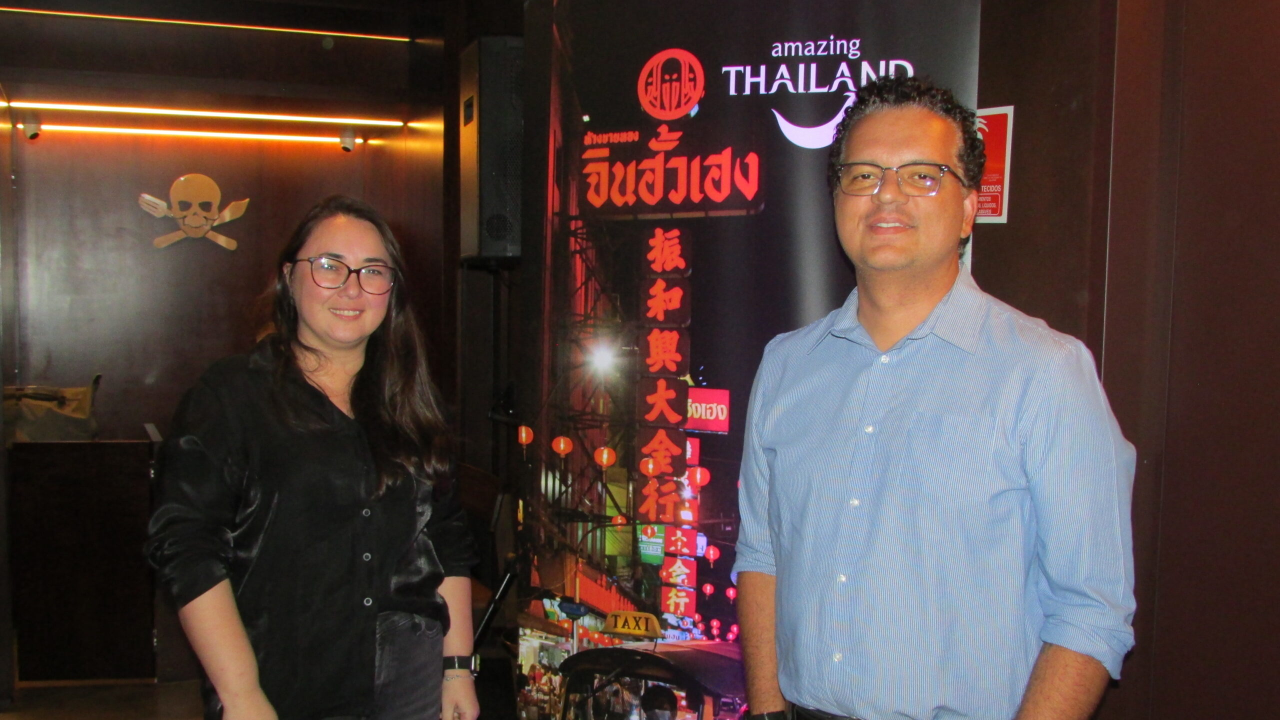 Juliana Marches, da Agaxtur; e Alberto Bacarin, da Orinter Juliana Marches, da Agaxtur; e Alberto Bacarin, da Orinter