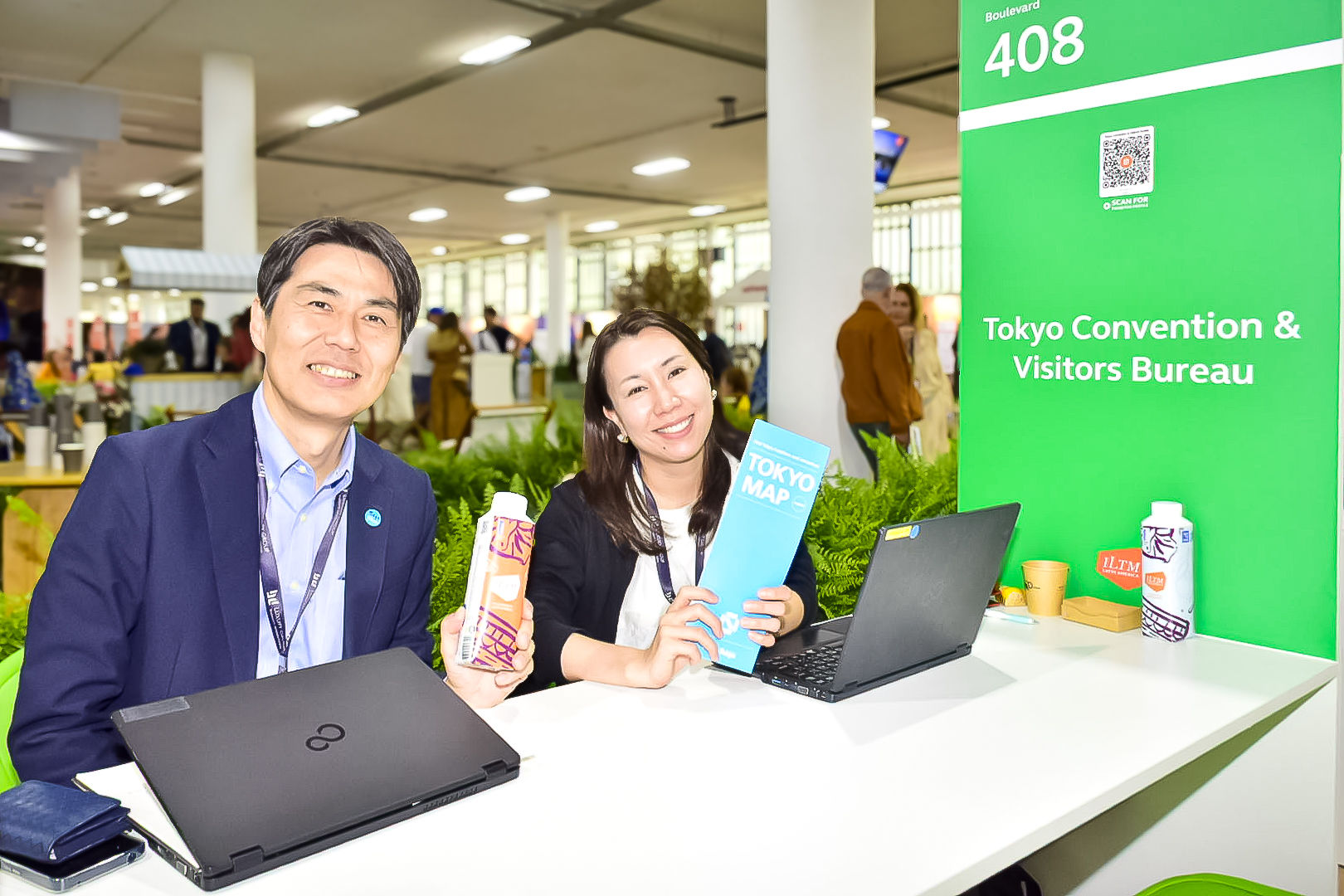 Kazoumi Yamashita e Yukiko Nakada, do Tokyo CV&B Kazoumi Yamashita e Yukiko Nakada, do Tokyo CV&B