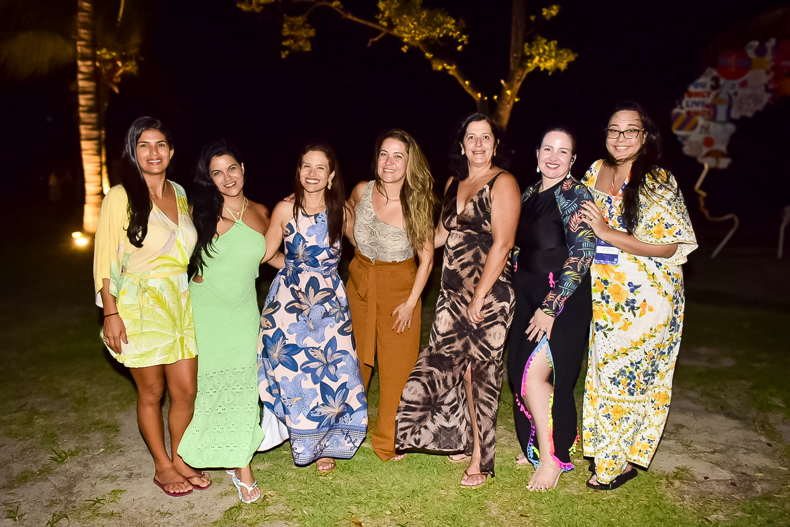 Lara Mello, da HotelDO com suas clientes Lara Mello, da HotelDO com suas clientes