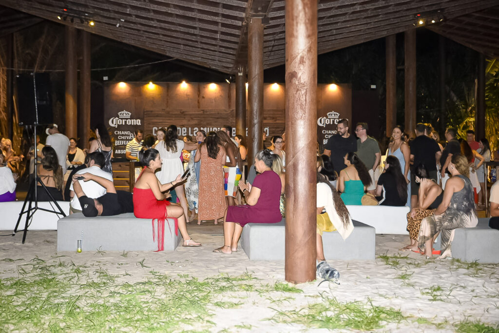 O Cafe de La Musique recebeu a festa de encerramento da convenção da HotelDO