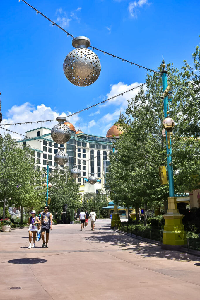O Celestial Park é o ponto mais próximo do Helios Grand Hotel