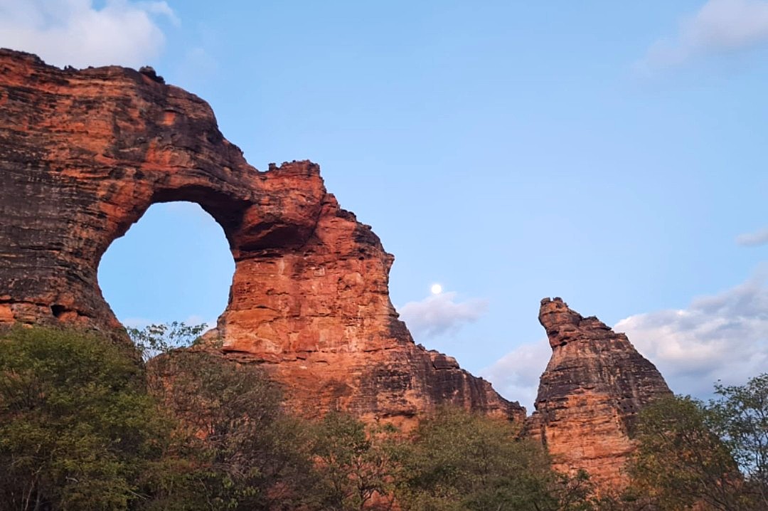 Pedra Furada cartao postal da Serra da Capivara Serra da Capivara, um destino natural de história, aventura e contemplação