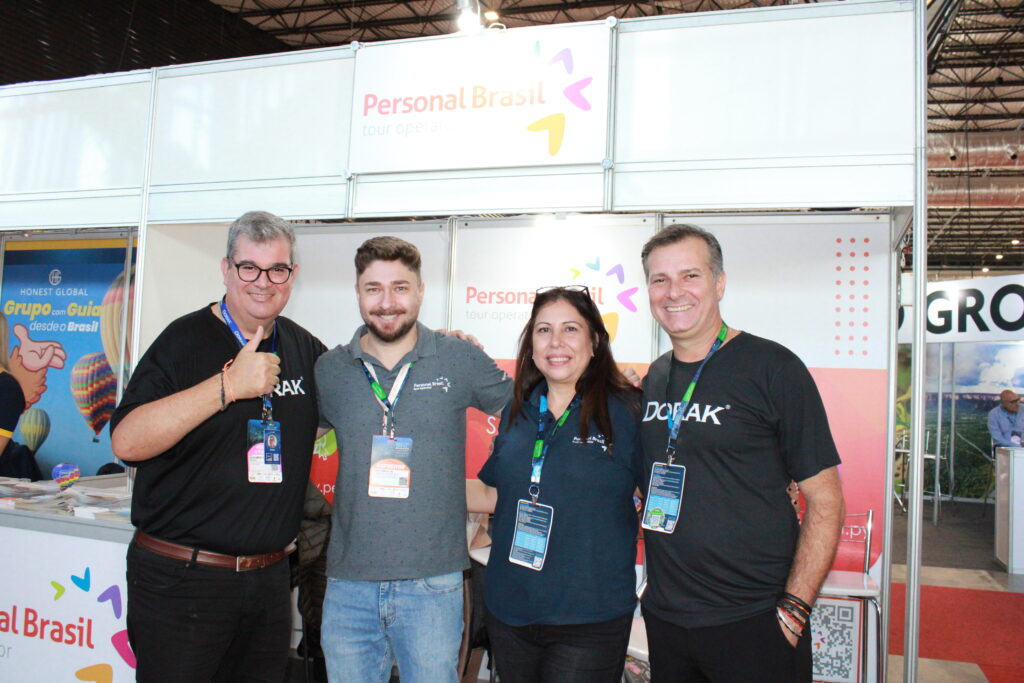 Peicho e Gaona, da Dorak com Erasmo Neto e Paula Almiron, da Personal Tour