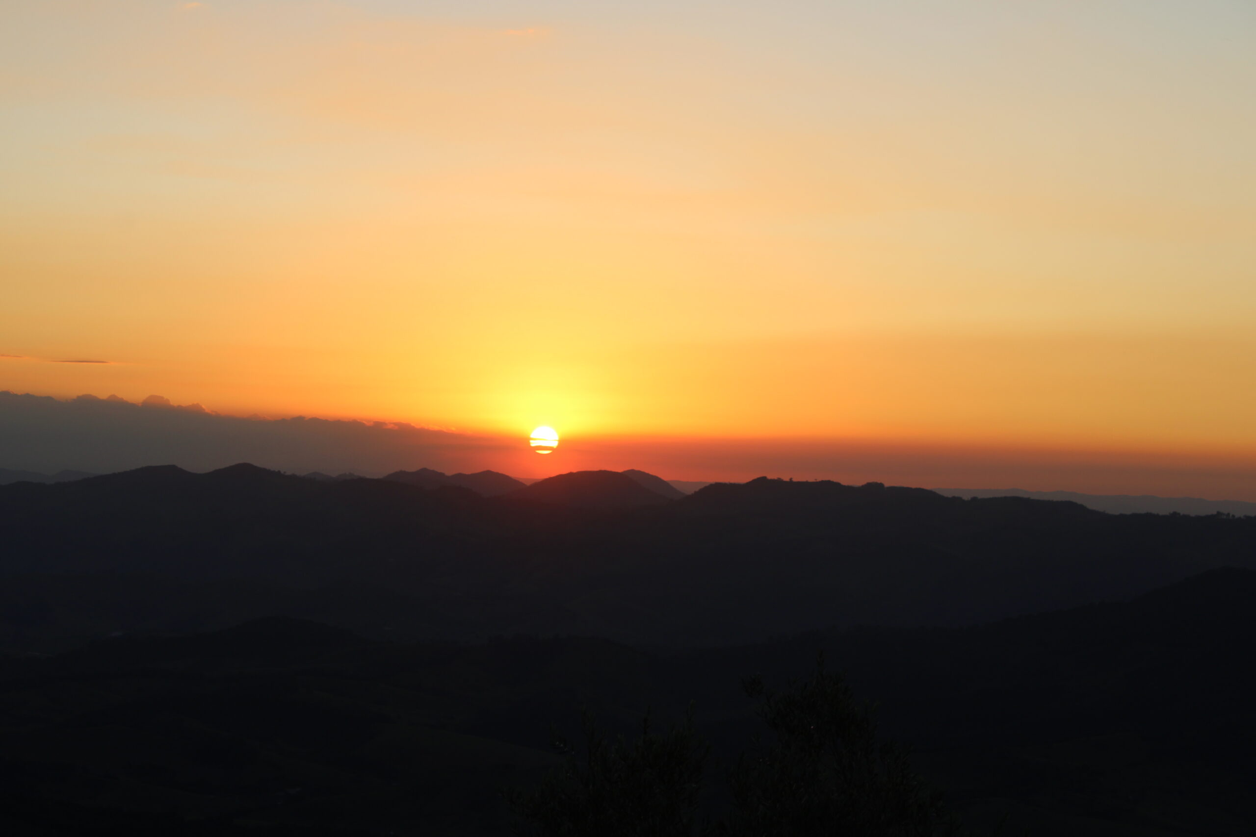 Pôr-do-sol nas montanhas da Mantiqueira Pôr-do-sol nas montanhas da Mantiqueira