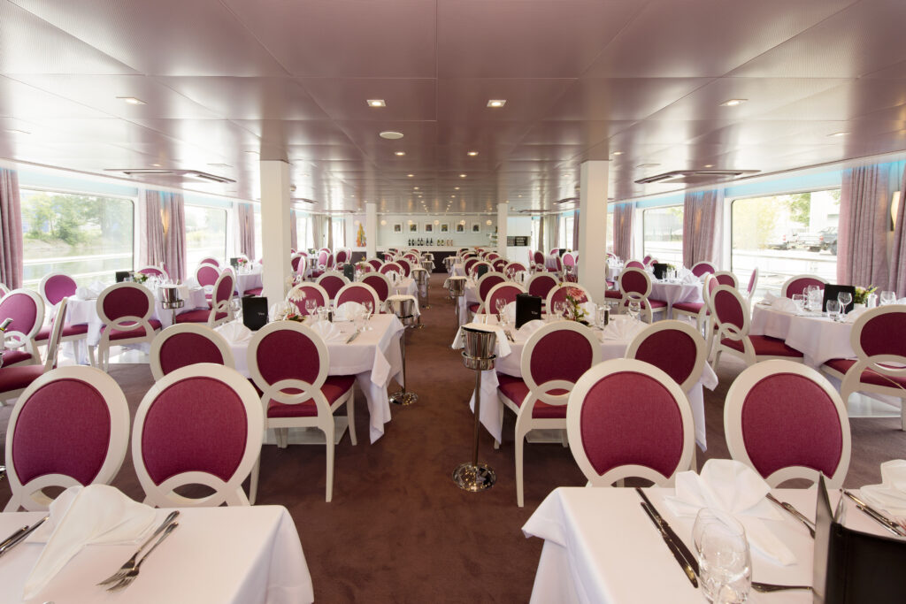 Restaurante do MS Douce France (Denis Merck)