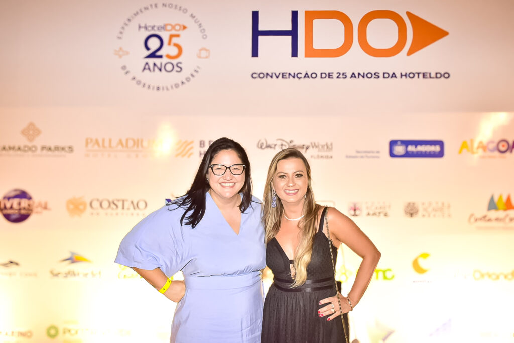 Sabrina Lombardi, da RD Viagnes, e Fernanda Heinig, Orlando Com a Fê