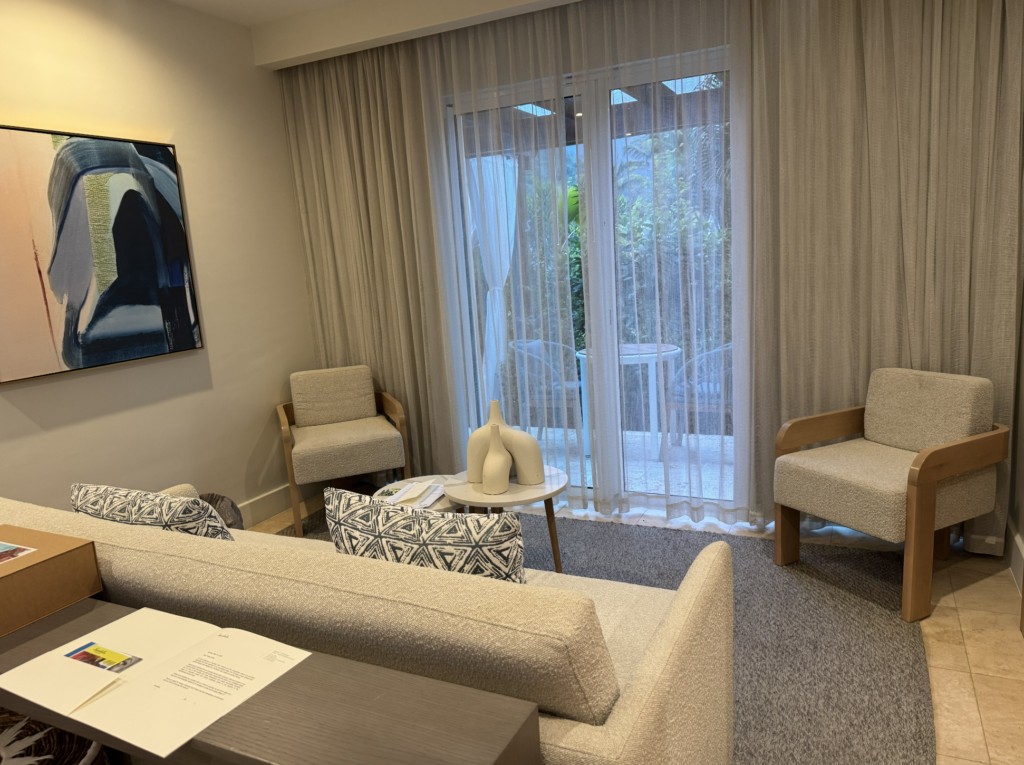 Sala com vista para a varanda
