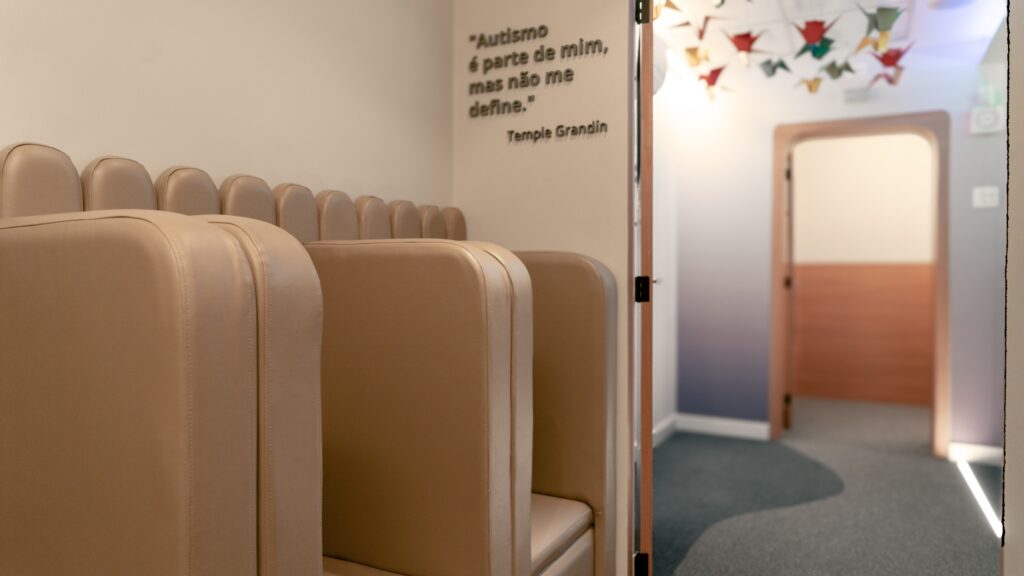 Sala sensorial 2 RIOgaleão inaugura espaço sensorial para passageiros com autismo e reforça acolhimento no embarque