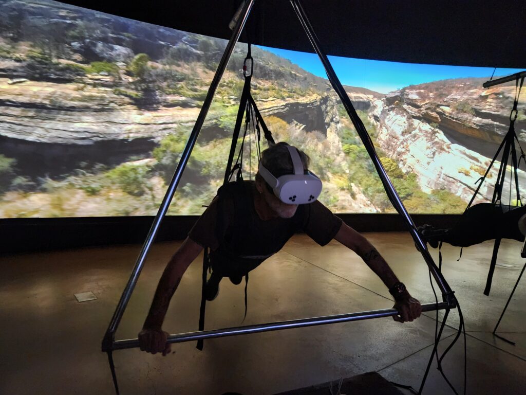 Sobrevoo de asa delta com óculos 3D, um passeio pela Serra