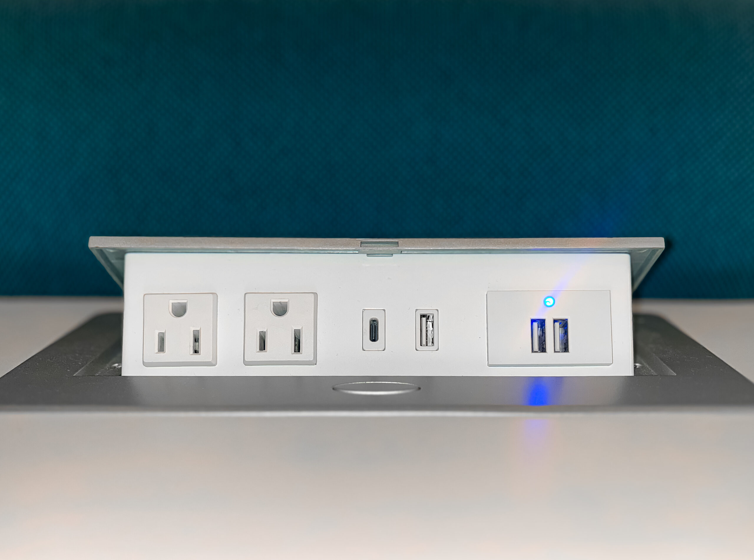 Tomadas USB dos tipos A e C estão disponíveis nos quartos