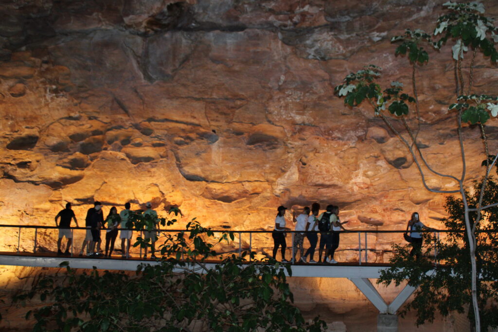 Visita noturna I - Boqueirão da Pedra Furada