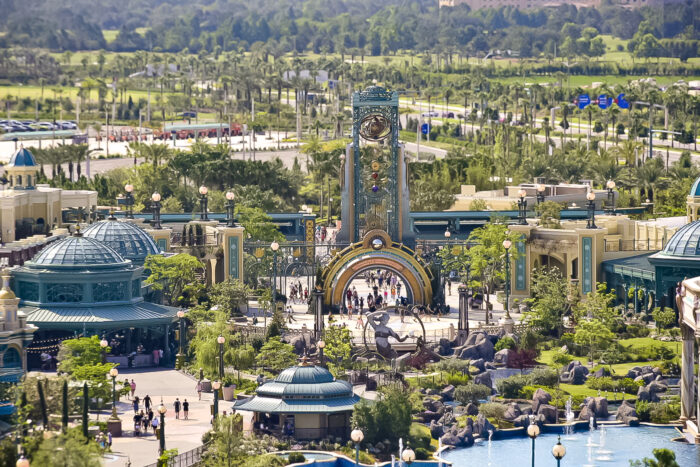 Parques e Atrações 5 Vista para a entrada do Epic Universe 1 1 e1749137908314 1 Parques e Atrações