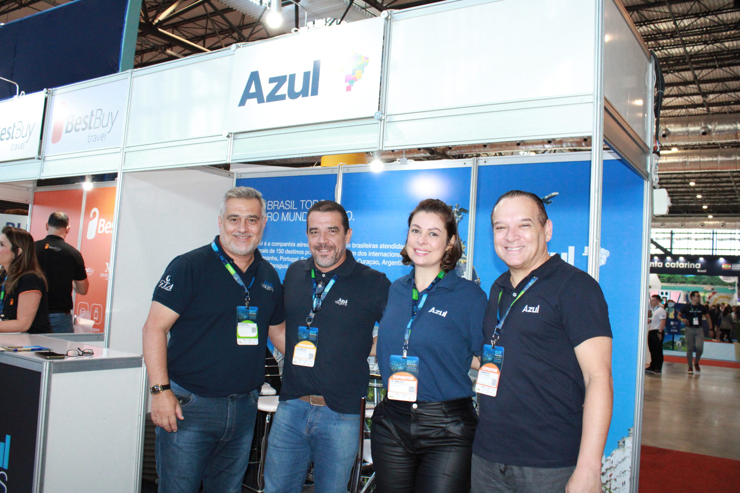 Wardelei Fraga, Marcos Rentes, Alessandra Reginatto e Vicente Brasil, da Azul Viagens