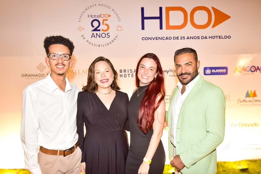 Wesley Ramos, da Aviva, Raquel Anjos, da Luck Turismo, Nicole Simon, da Hospedar Turismo, e Rizomar Araújo, da Rizzos Tur