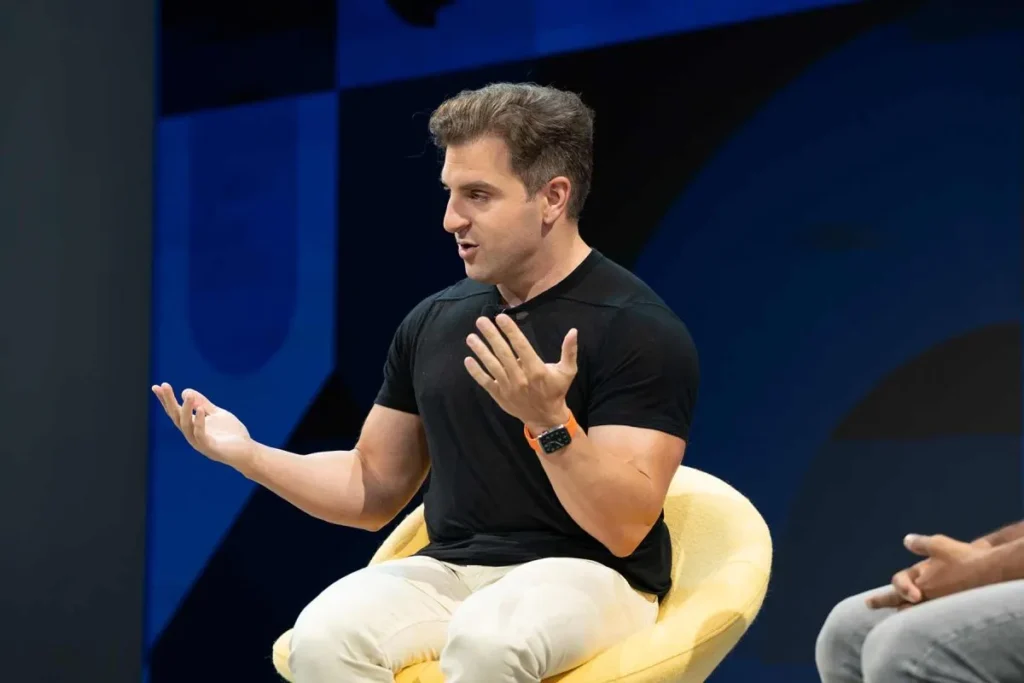 airbnb ceo e1746129579267 Airbnb busca retorno do mercado internacional e de hotéis para recuperar crescimento