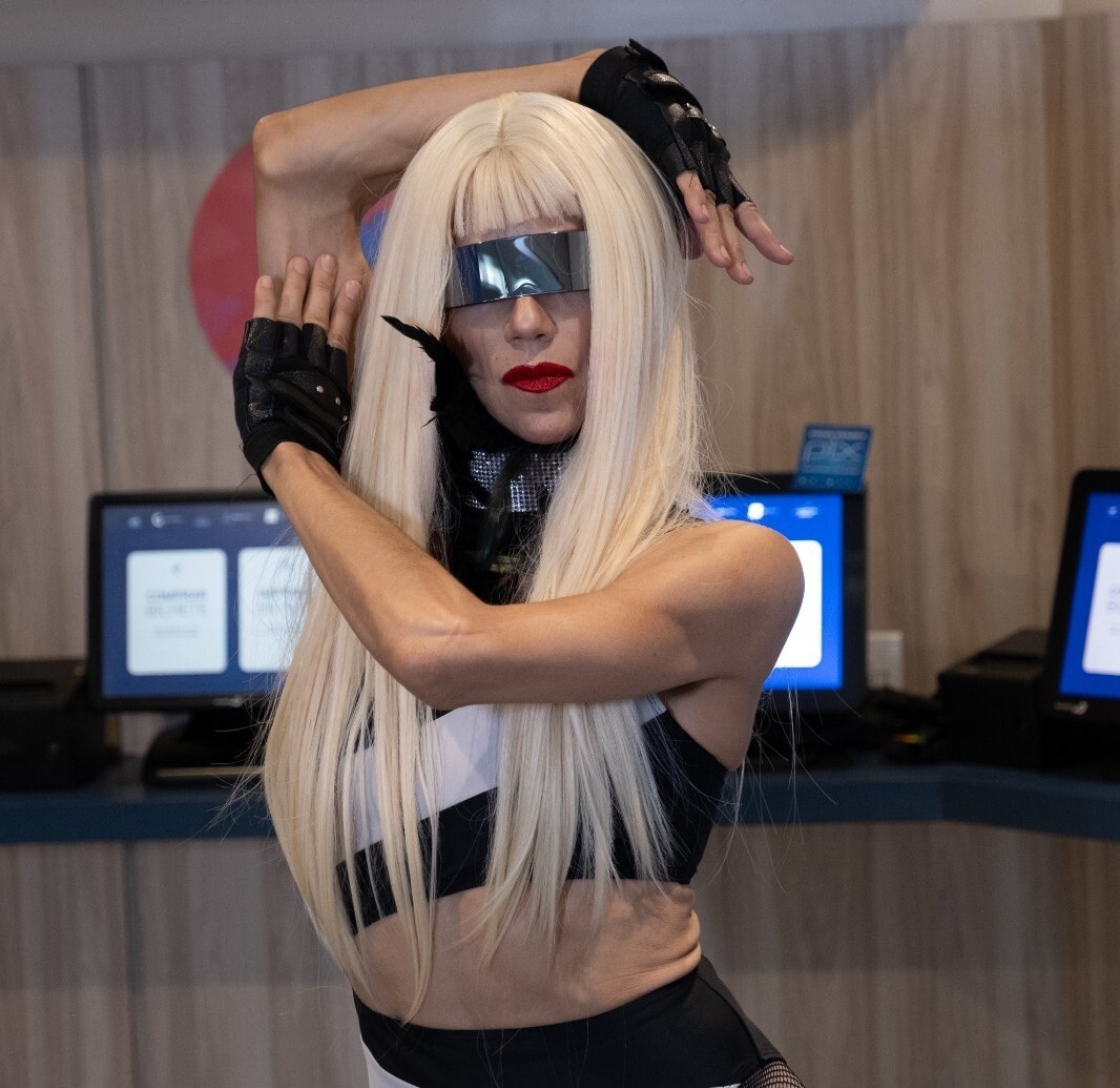 f29fbac0 37fe 4a64 8e27 94b3da1beacb 1 Lady Gaga Cover agita o projeto #tônoRio nesta sexta-feira em Copacabana