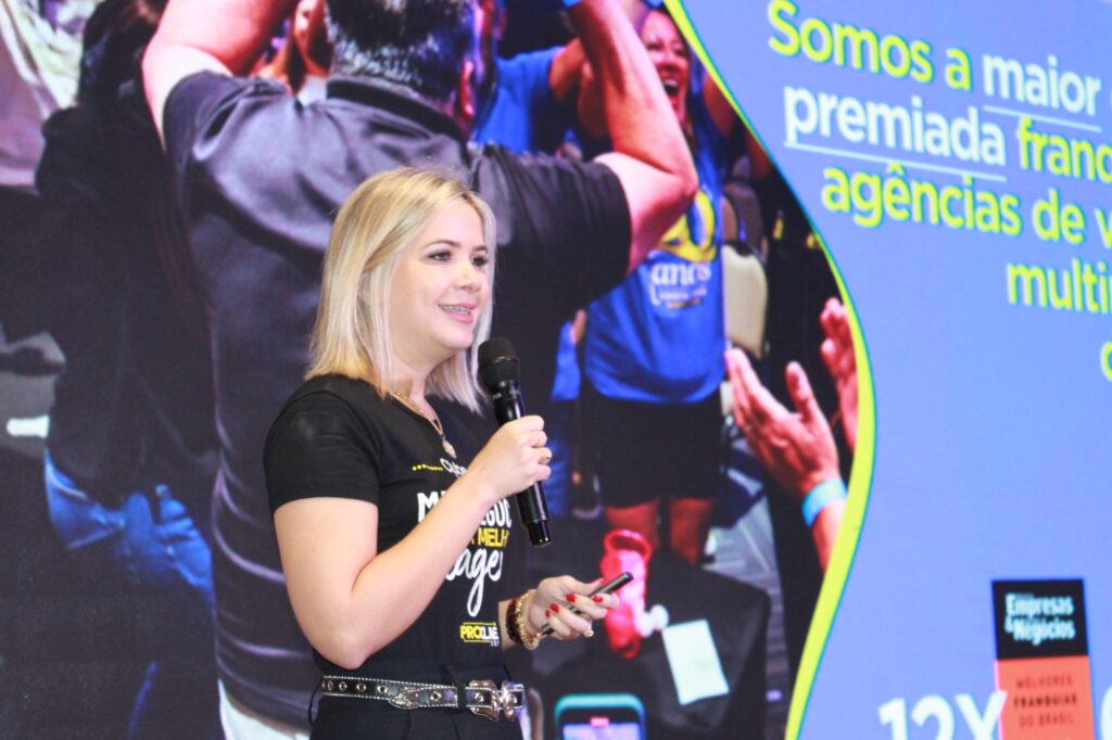 Ana Virgínia, CEO da Clube Turismo, apresenta dados da empresa em 2024 e expectativas para este ano (Giulia Jardim/M&E)