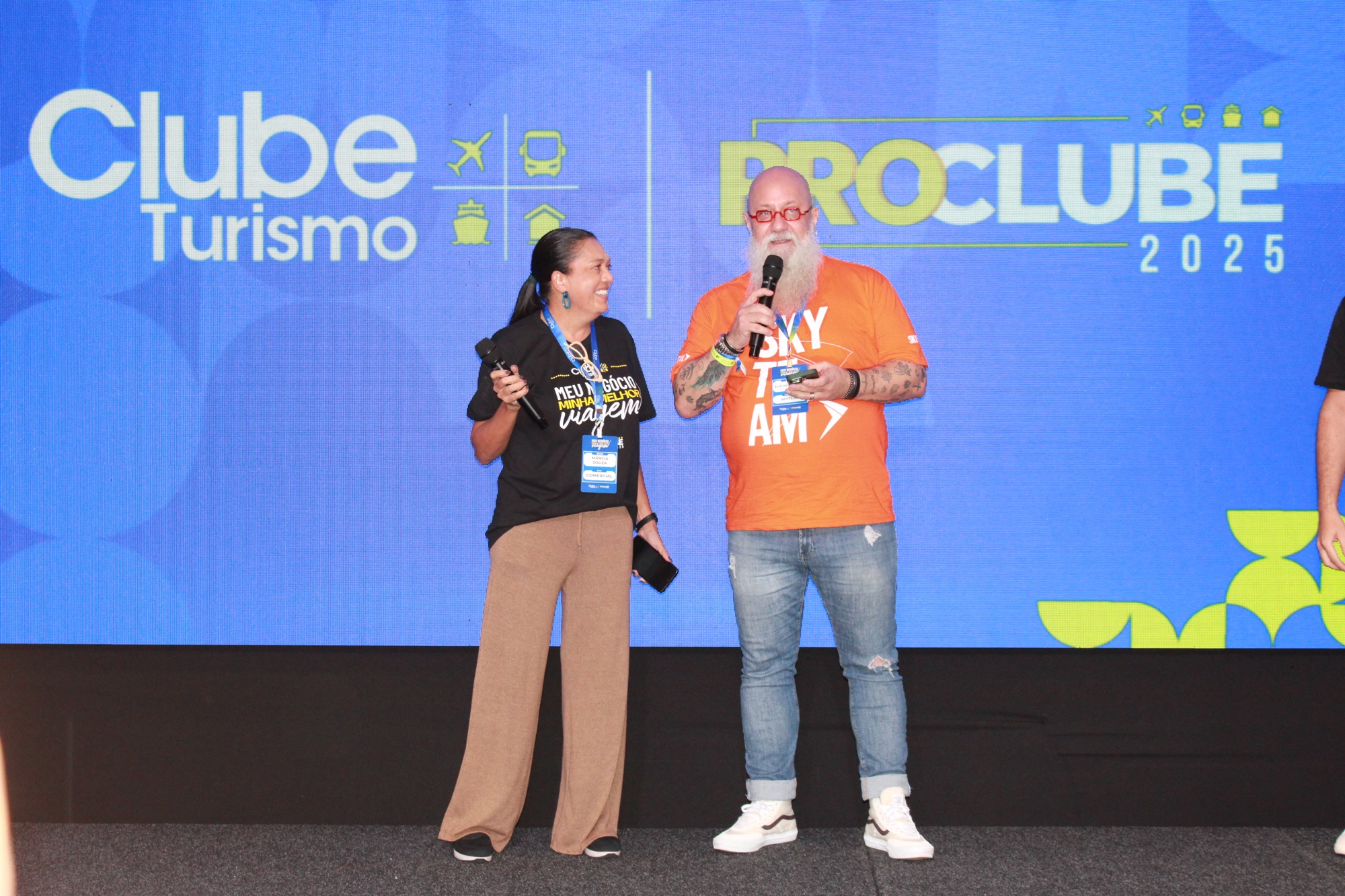 Márcia Souza, da Clube Turismo; e Élis Rodrigues, da Skyteam (Giulia Jardim/M&E)