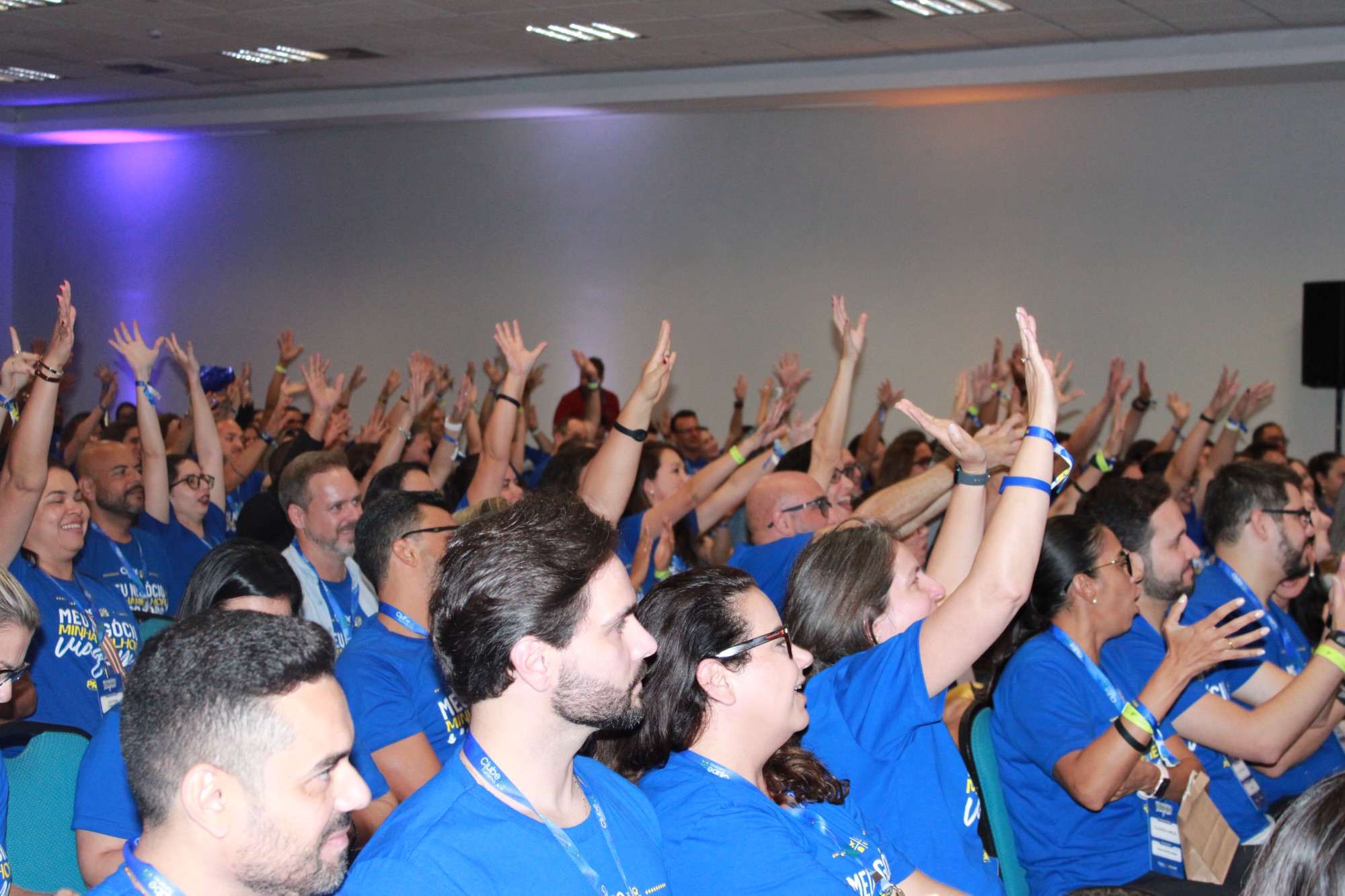 Franqueados empolgados com os sorteios e os prêmios do ProClube 2025 (Giulia Jardim/M&E)