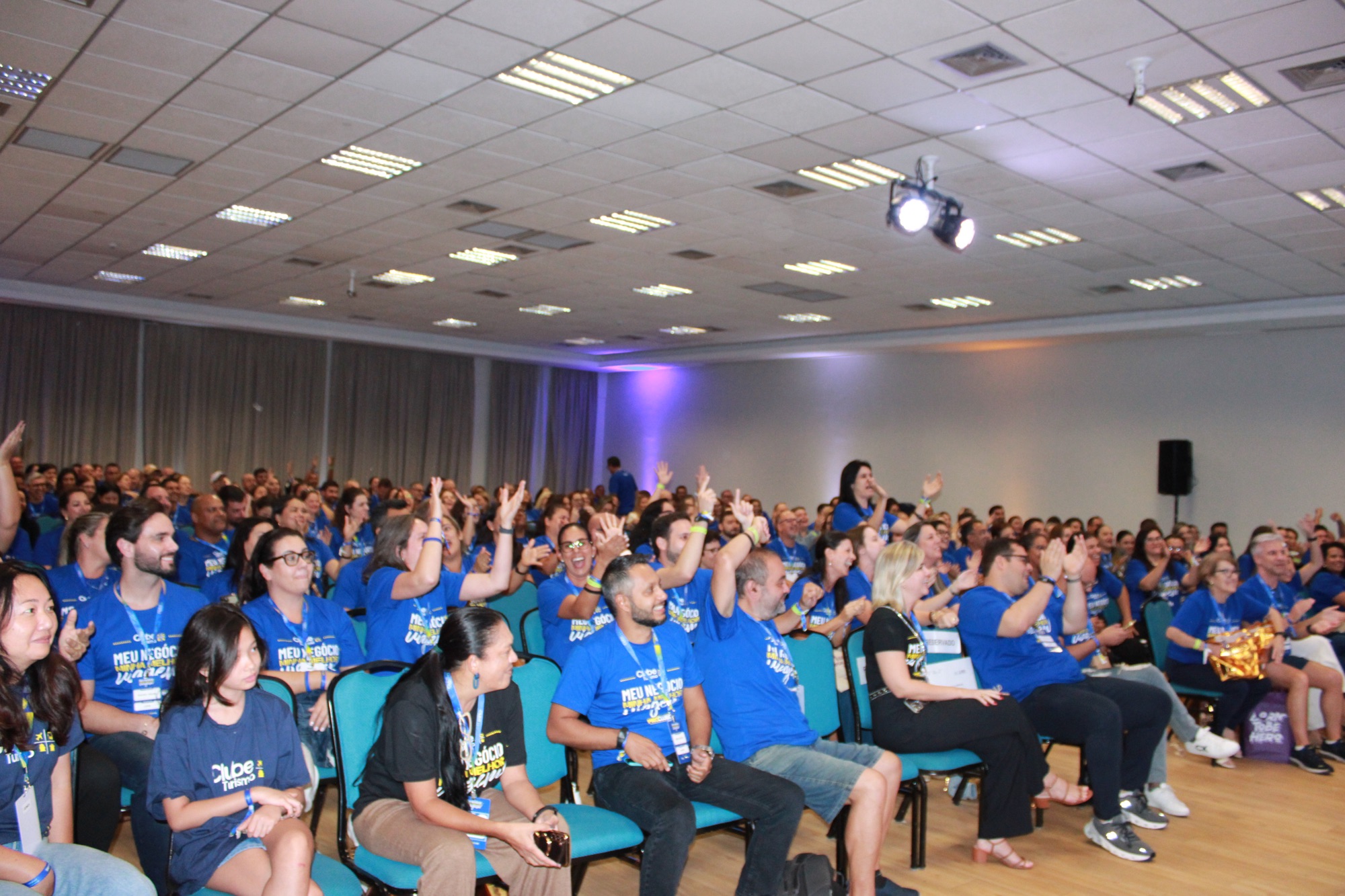 O ânimo dos franqueados tomou conta do ProClube 2025 com muita energia, troca de experiências e entusiasmo (Giulia Jardim/M&E)