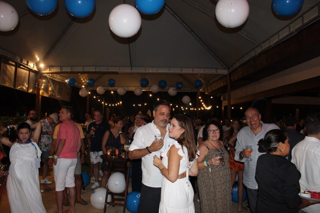 Franqueados celebram o segundo dia da ProClube 2025 em coquetel animado, patrocinado pela Azul Viagens (Giulia Jardim/M&E)