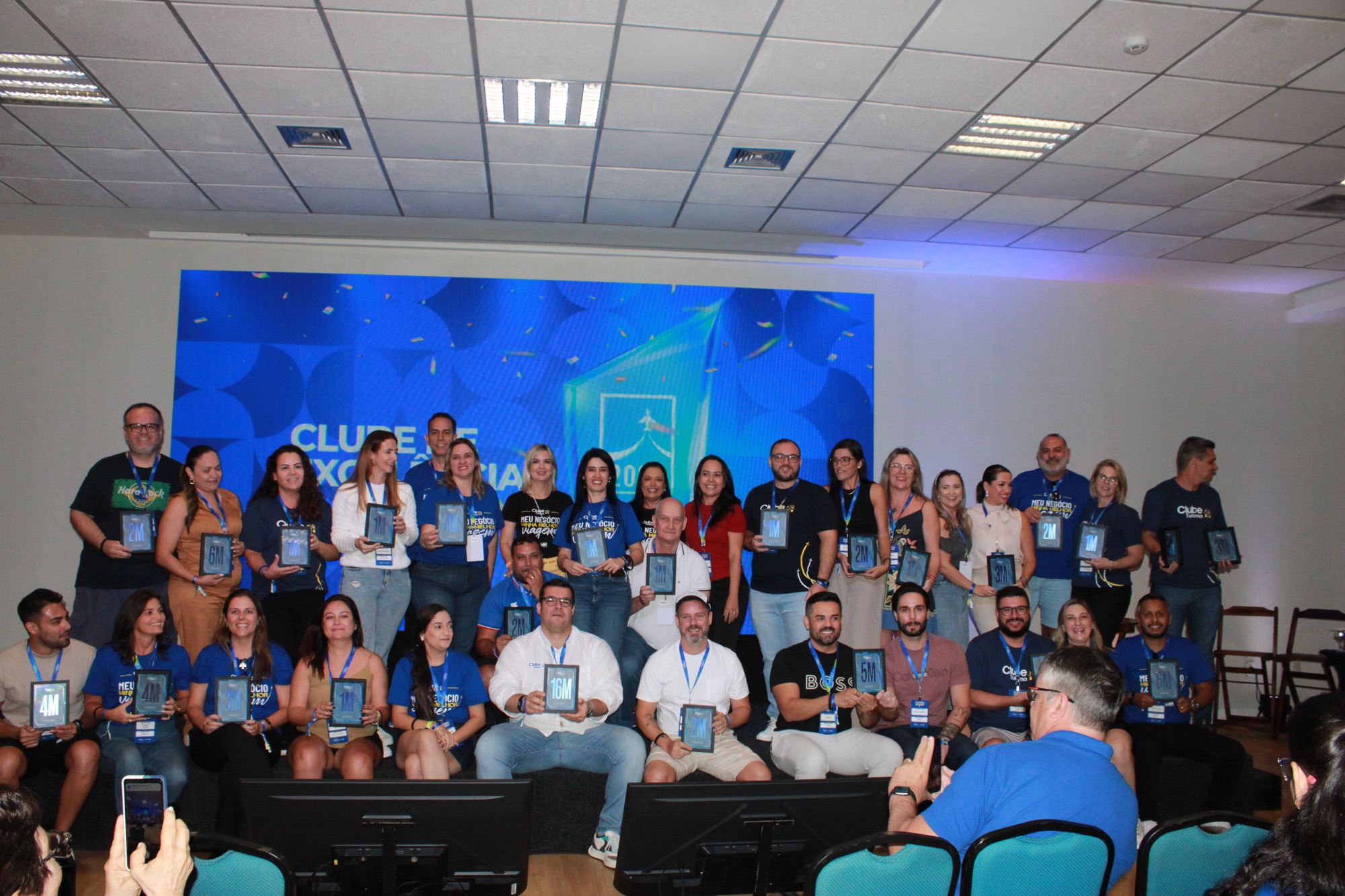 Destaques em vendas 2024 são reconhecidos no encerramento do ProClube 2025 (Giulia Jardim/M&E)