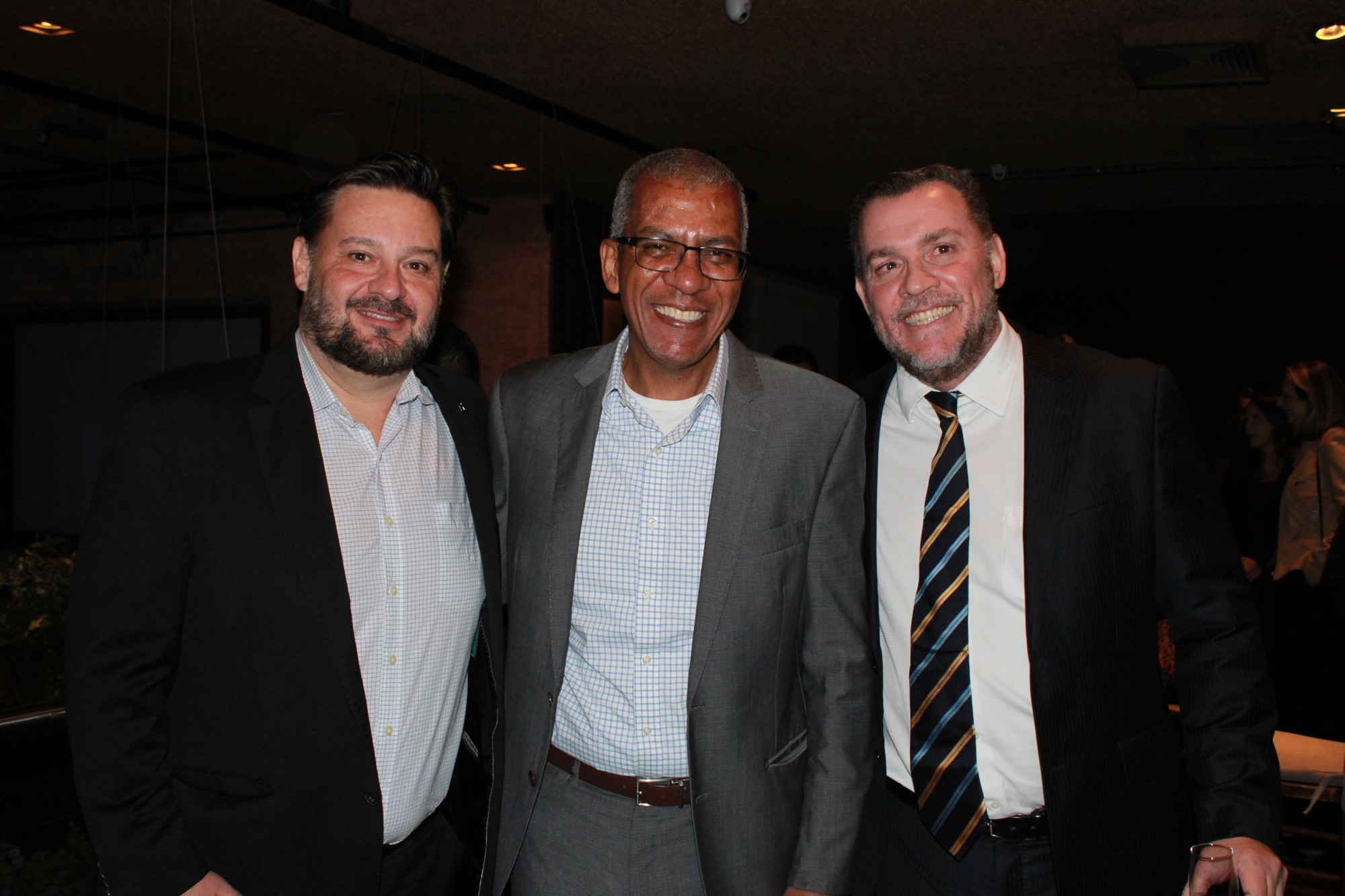 Fabrizio Cavalline, da Universal Assistence; Reifer de Souza, da Copastur; e Douglas Camargo, da Abracorp (Giulia Jardim/M&E)