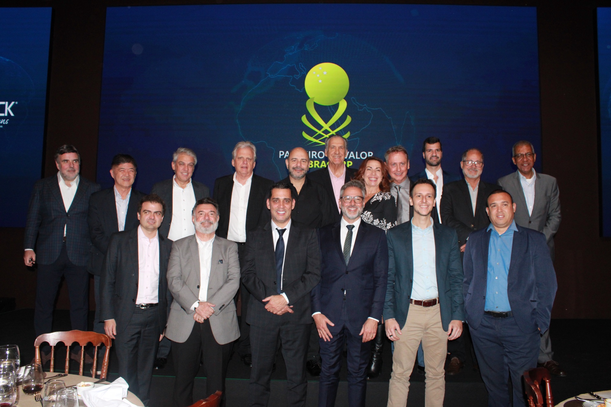 Associados se reúnem para foto de encerramento (Giulia Jardim/M&E)